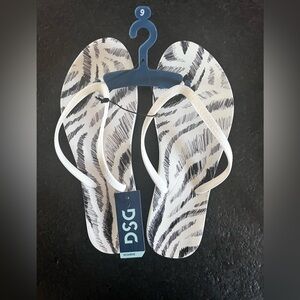 DSG flip flops